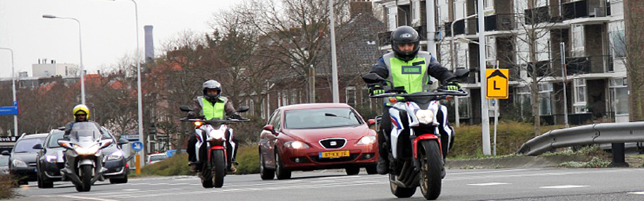 Anoep tijdens motorrijles
